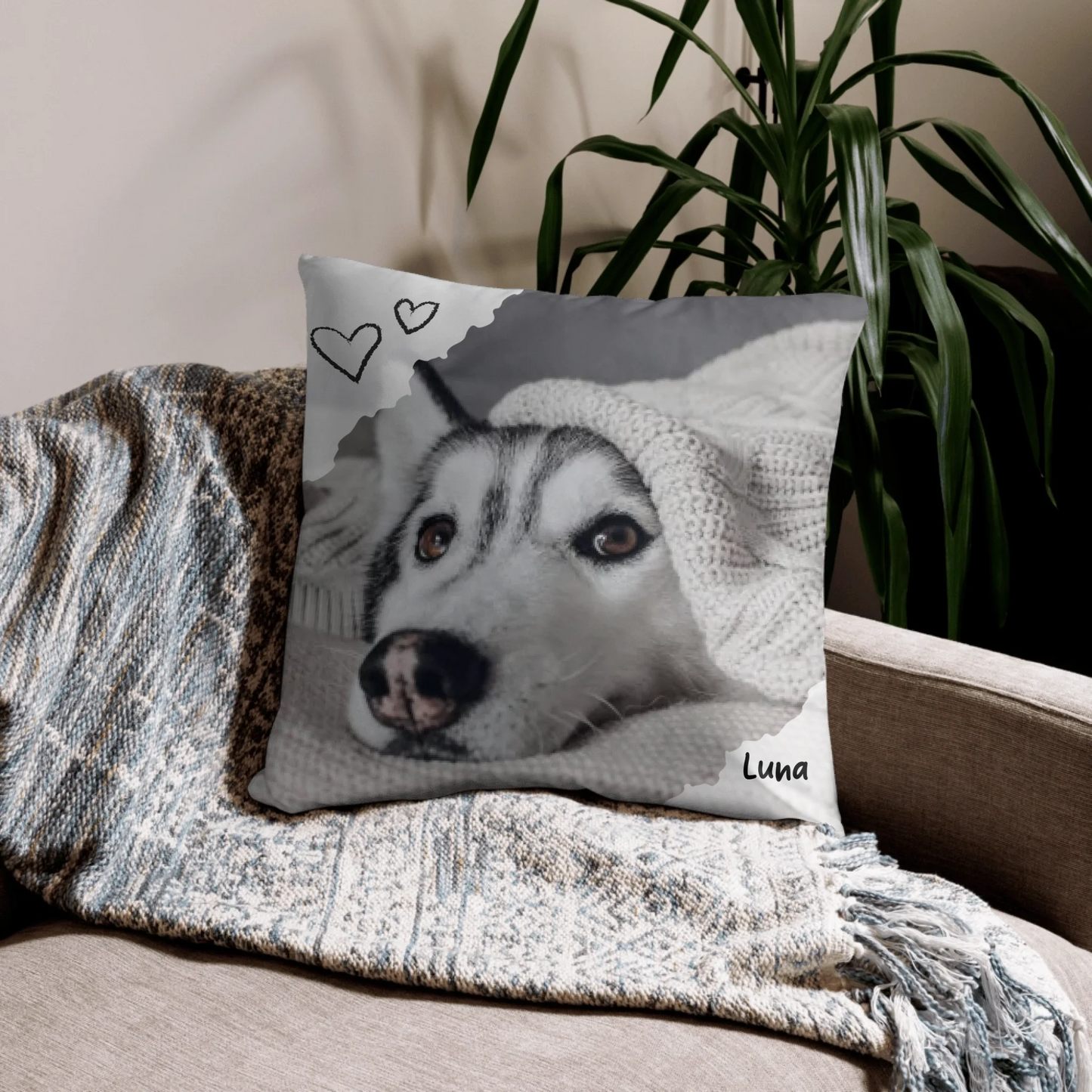 05_basic_pillow_lifestyle_22x22_base