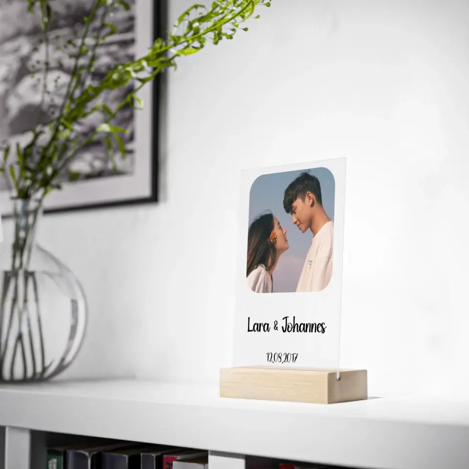 Love personalisierte Acrylglasplatte mit Holzstand